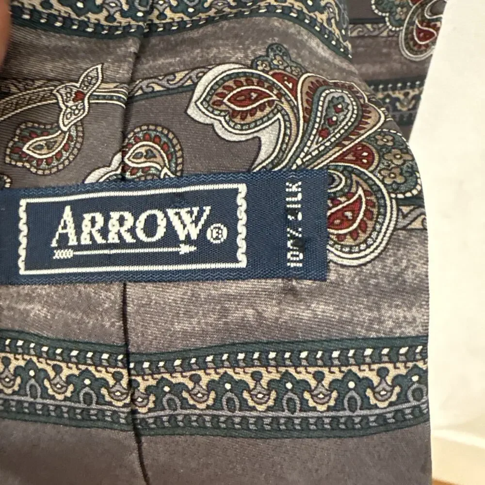 Men’s Arrow Brand Silk Gray Paisley Pattern Tie
